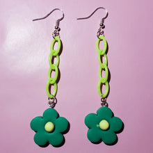 Load image into Gallery viewer, Chunky Floral Earrings
