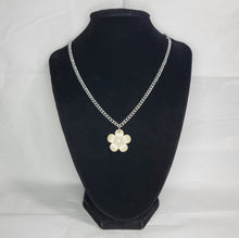 Load image into Gallery viewer, Simple Flower Choker
