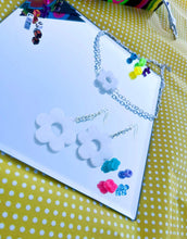 Load image into Gallery viewer, Chunky Daisy Earrings
