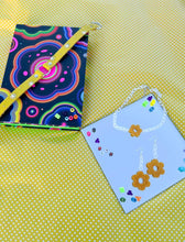 Load image into Gallery viewer, Chunky Daisy Earrings

