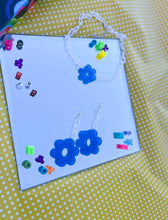Load image into Gallery viewer, Chunky Daisy Earrings
